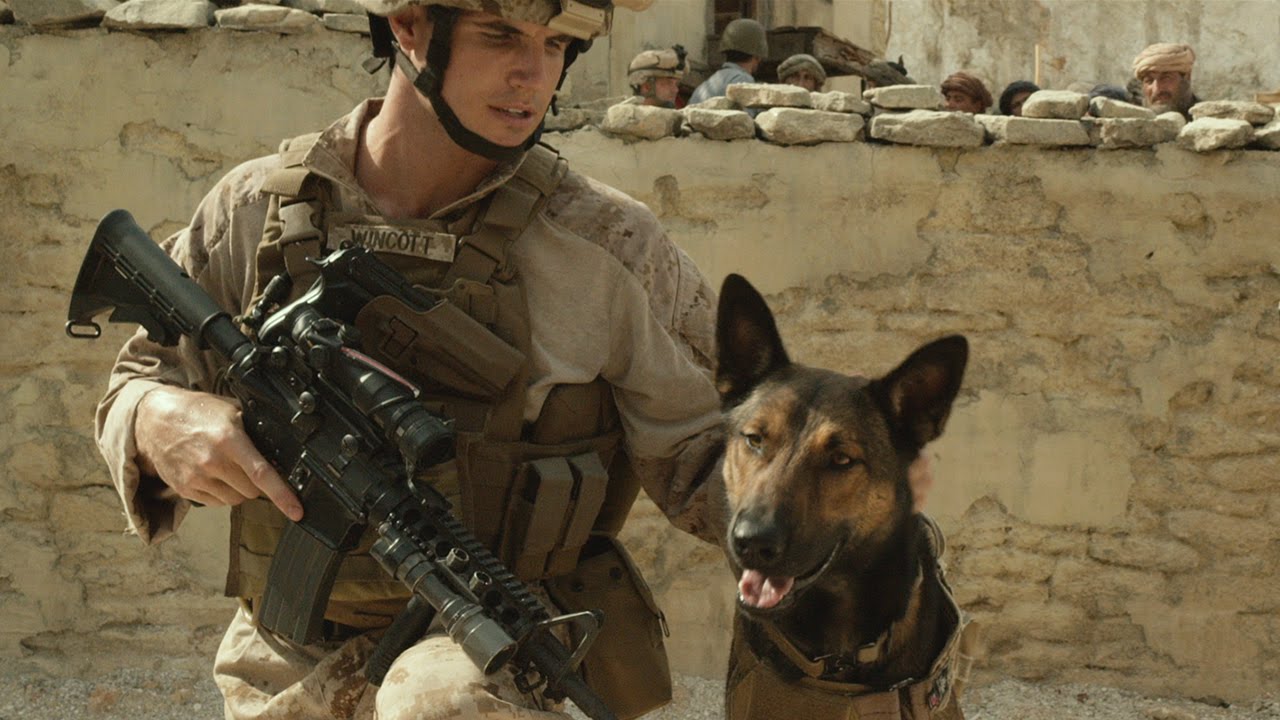 【戦場で心に傷を負った軍用犬と、兄を亡くした少年の再生の物語…と思いきや、後半は爆破アクション!?】米映画『マックス』評価・あらすじ・ネタバレ解説|犬好き必見、だけどツッコミどころ満載の迷作